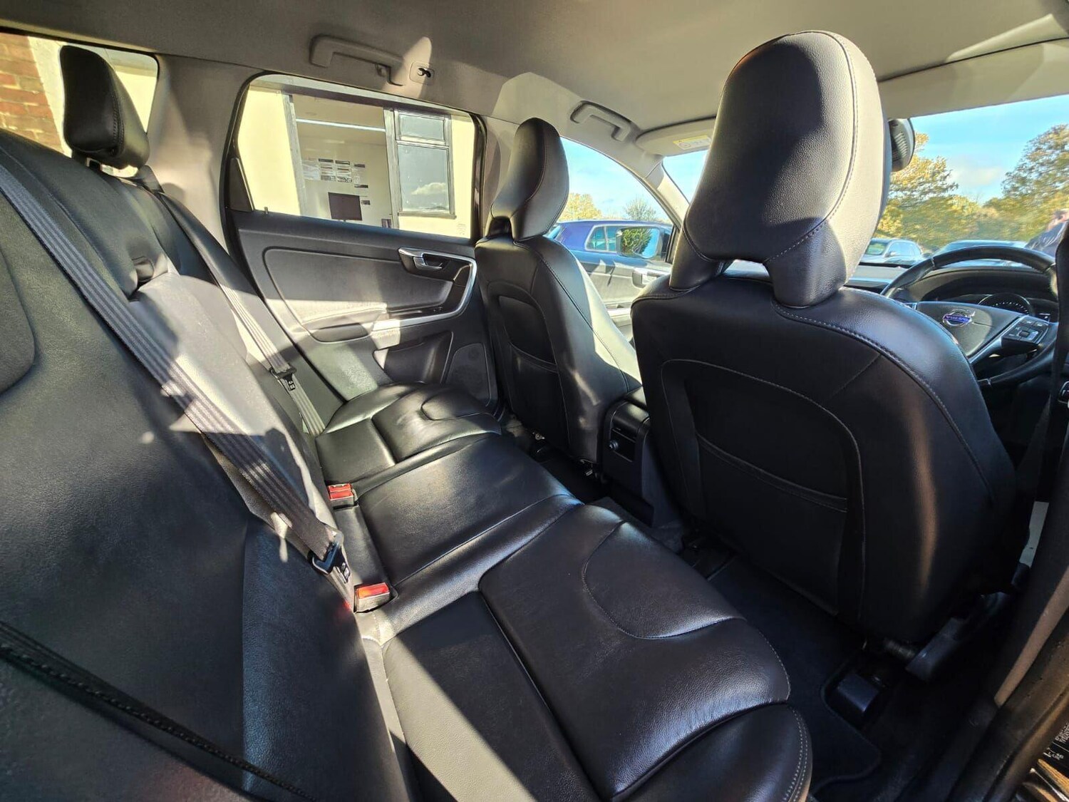 Used Volvo XC60 2016 for sale - 76528842: Photo 16