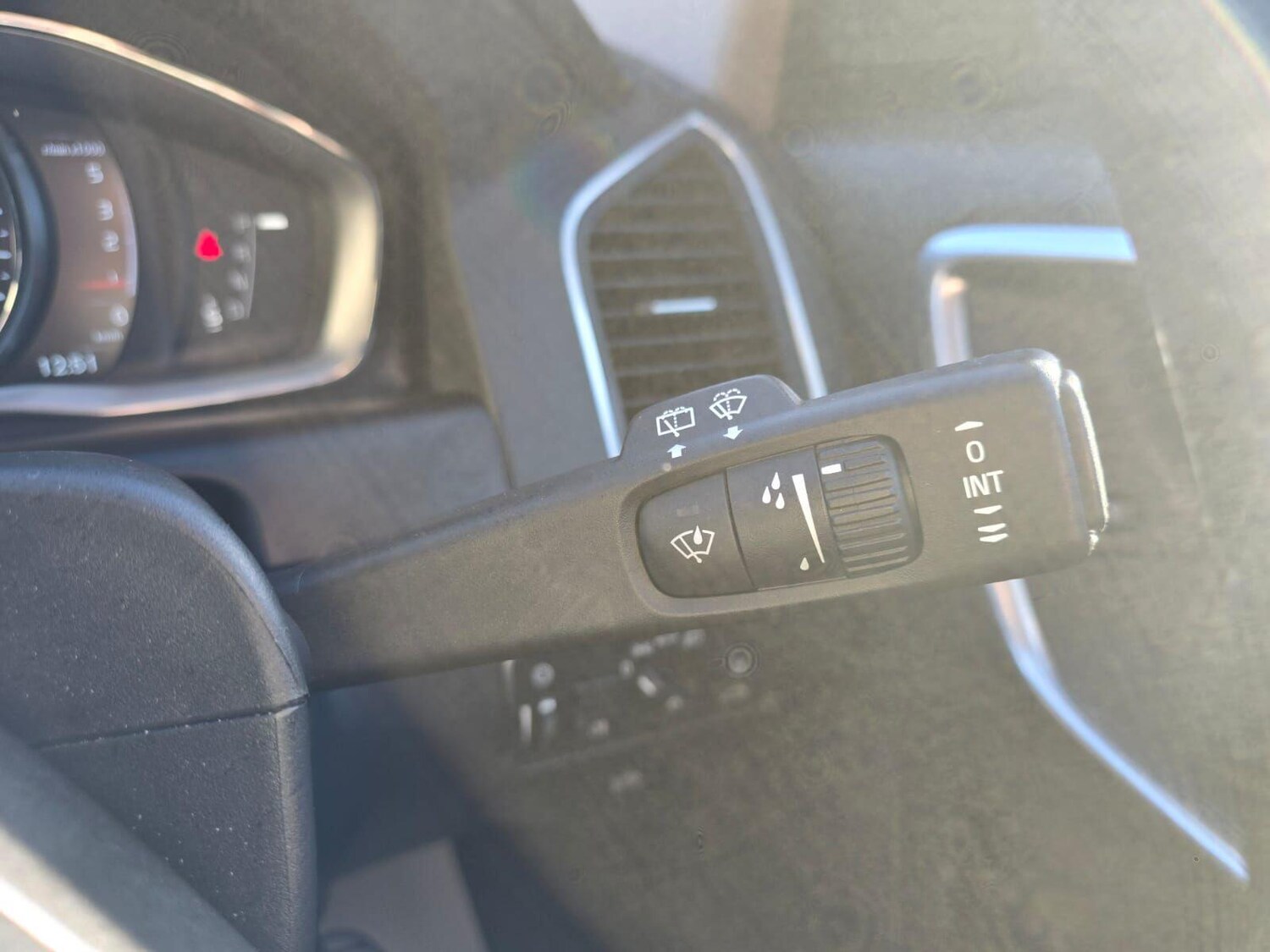 Used Volvo XC60 2016 for sale - 76528842: Photo 25