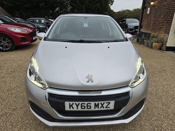 Used Peugeot 208 2016 for sale - 76241546: Photo