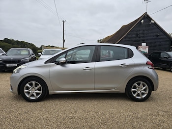 Used Peugeot 208 2016 for sale - 76241546: Photo