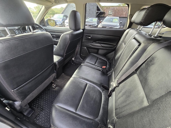 Used Mitsubishi Outlander 2016 for sale - 76229379: Photo 10