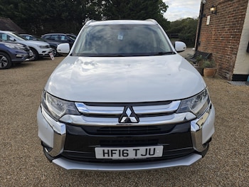 Used Mitsubishi Outlander 2016 for sale - 76229379: Photo 2