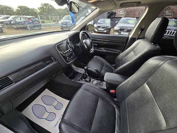 Used Mitsubishi Outlander 2016 for sale - 76229379: Photo 35