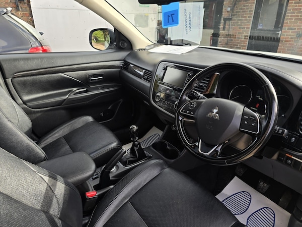 Used Mitsubishi Outlander 2016 for sale - 76229379: Photo 36