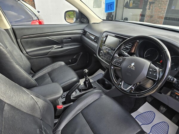 Used Mitsubishi Outlander 2016 for sale - 76229379: Photo 9