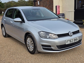 Volkswagen - Golf