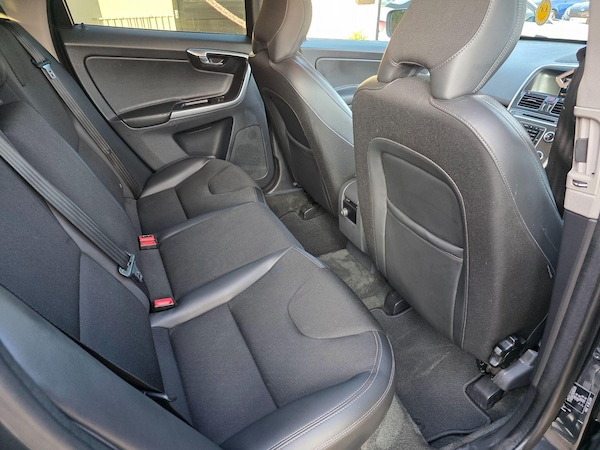 Used Volvo XC60 2015 for sale - 76251709: Photo 11