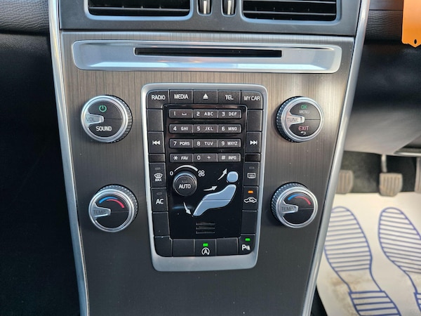 Used Volvo XC60 2015 for sale - 76251709: Photo 17