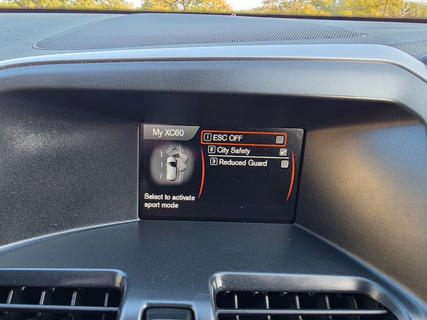 Used Volvo XC60 2015 for sale - 76251709: Photo 23