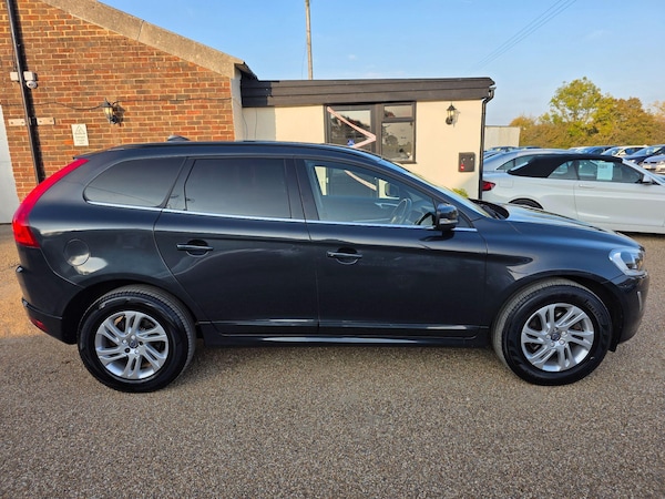 Used Volvo XC60 2015 for sale - 76251709: Photo 2