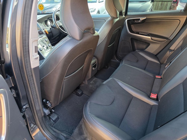 Used Volvo XC60 2015 for sale - 76251709: Photo 9