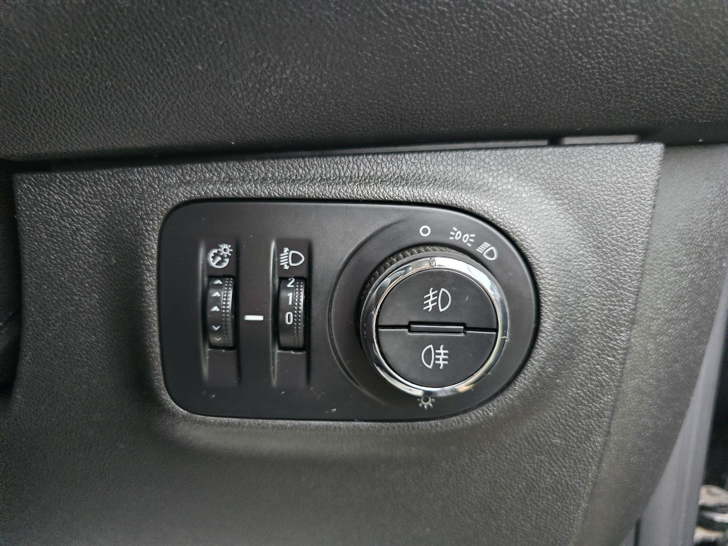 Used Vauxhall Corsa 2015 for sale - 76271844: Photo 27