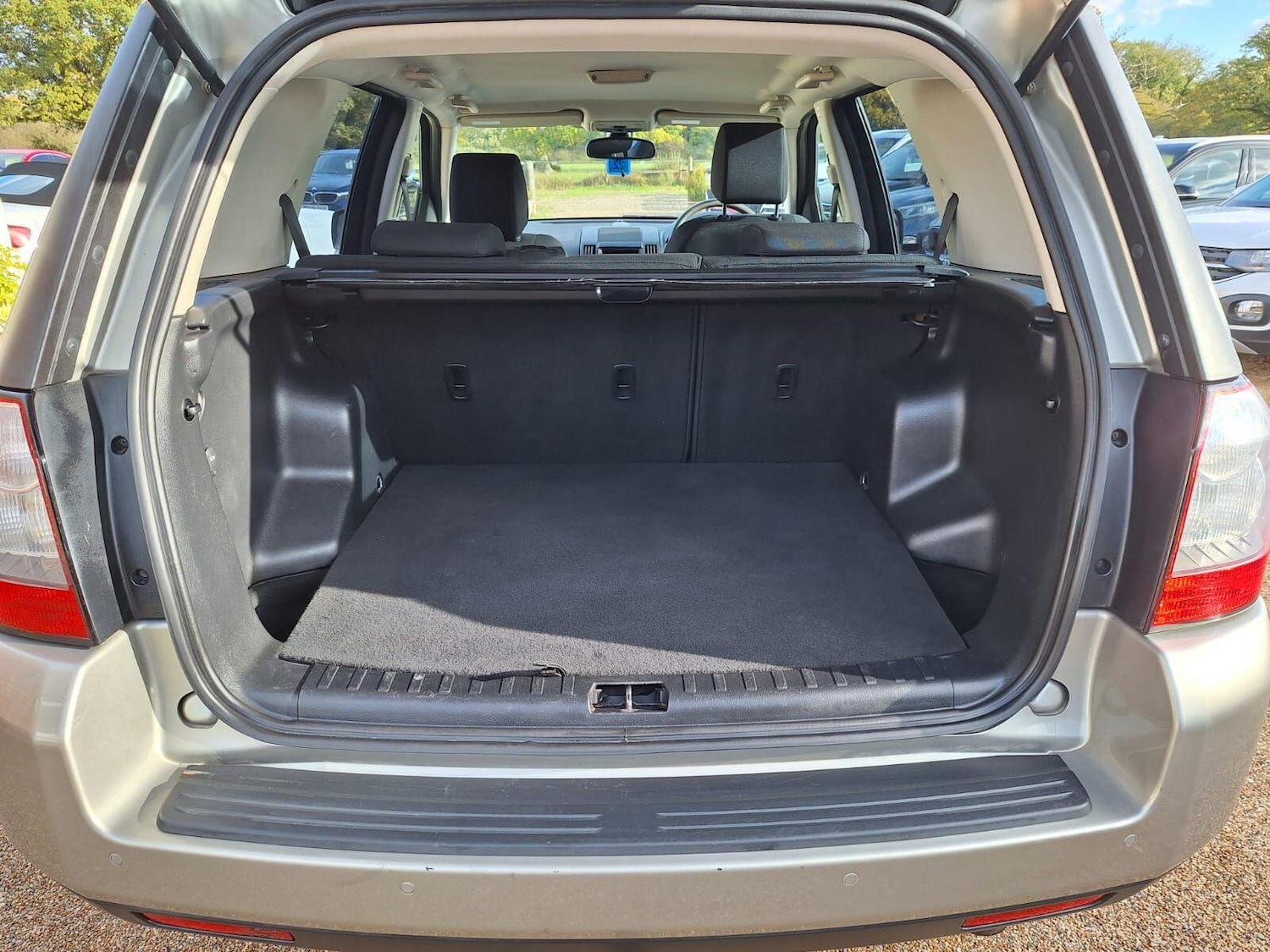 Used Land Rover Freelander 2 2011 for sale - 76361692: Photo 12