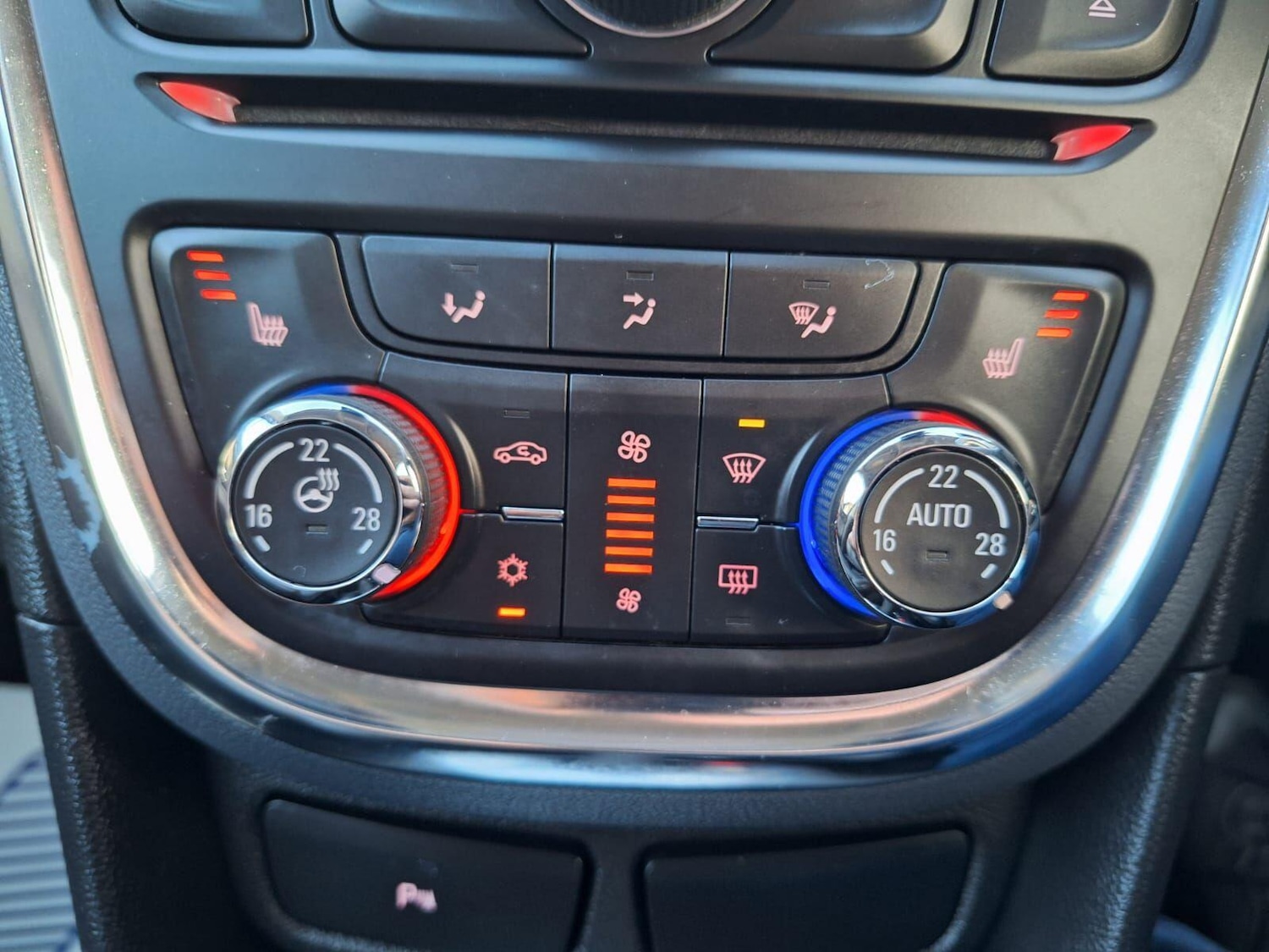 Used Vauxhall Mokka 2015 for sale - 76400599: Photo 24