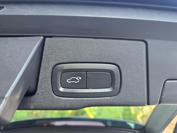 Used Volvo XC60 2018 for sale - 75981881: Photo 10