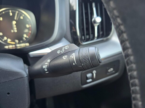 Used Volvo XC60 2018 for sale - 75981881: Photo 29