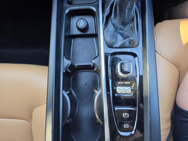 Used Volvo XC60 2018 for sale - 75981881: Photo 31