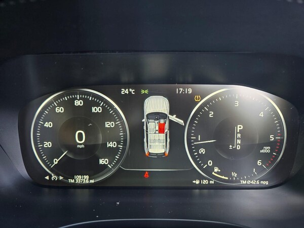 Used Volvo XC60 2018 for sale - 75981881: Photo 32