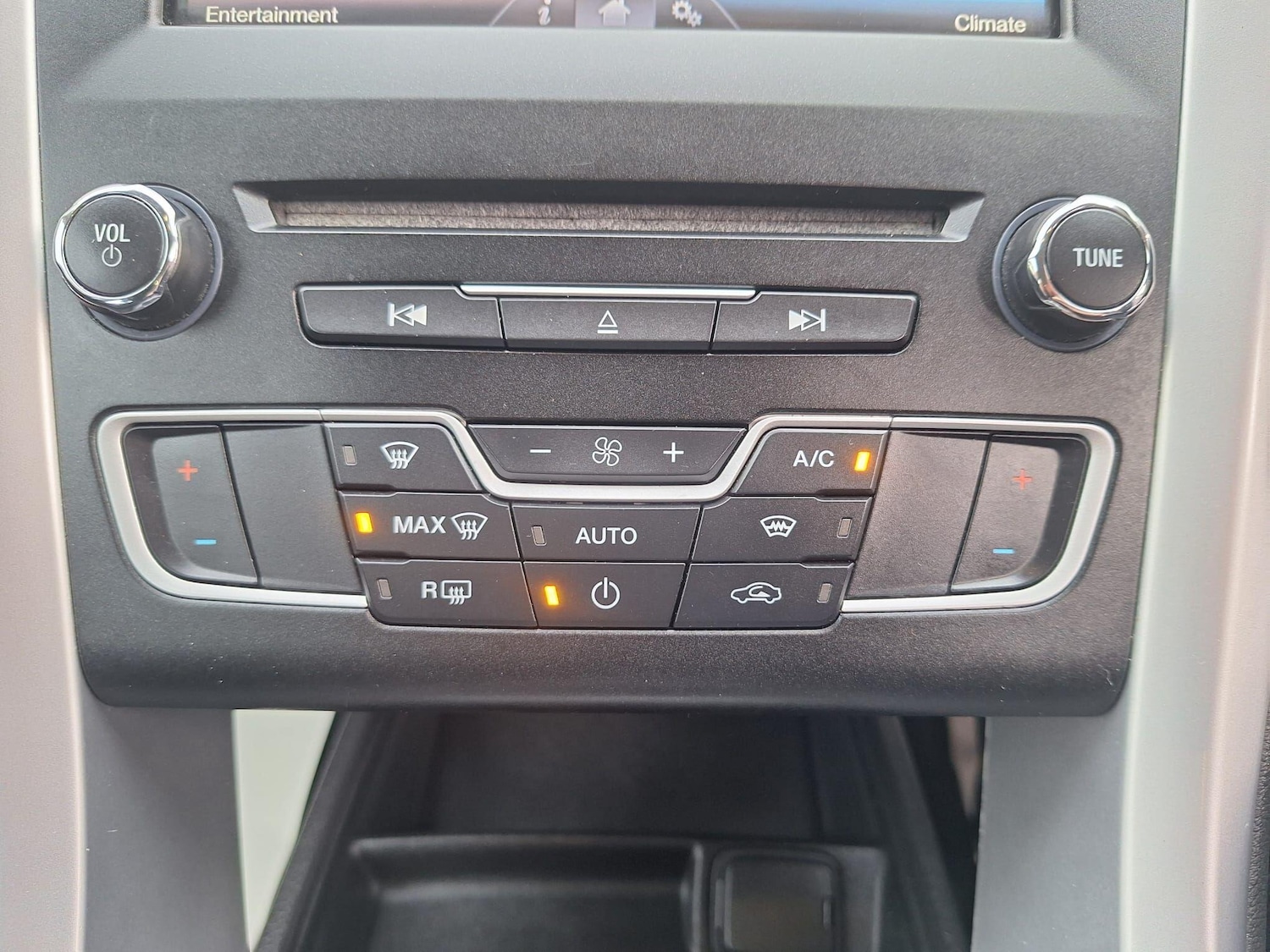 Used Ford Mondeo 2014 for sale - 76552197: Photo 24