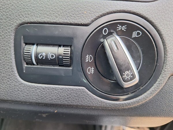 Used Volkswagen Polo 2011 for sale - 76310079: Photo 20