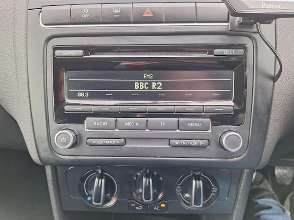 Used Volkswagen Polo 2011 for sale - 76310079: Photo 31