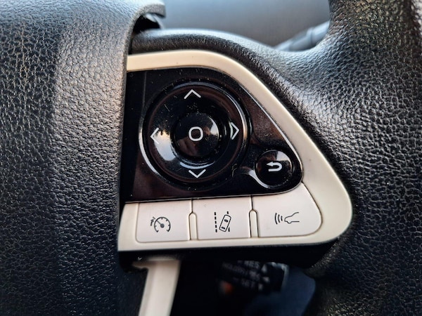 Used Toyota Prius 2016 for sale - 76285533: Photo 24