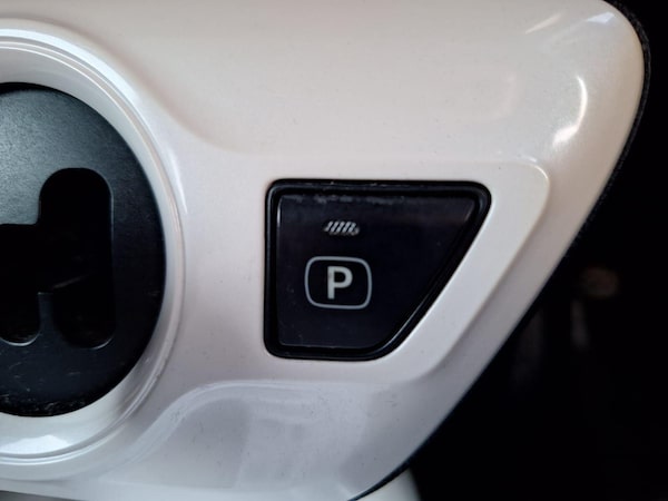 Used Toyota Prius 2016 for sale - 76285533: Photo 29