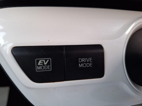 Used Toyota Prius 2016 for sale - 76285533: Photo 30