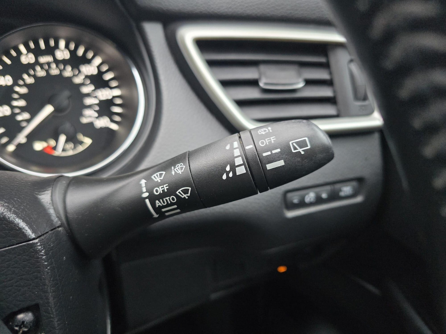 Used Nissan Qashqai 2014 for sale - 76318752: Photo 28