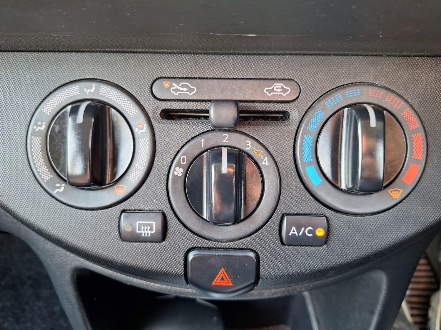 Used Nissan Note 2009 for sale - 76338690: Photo 31