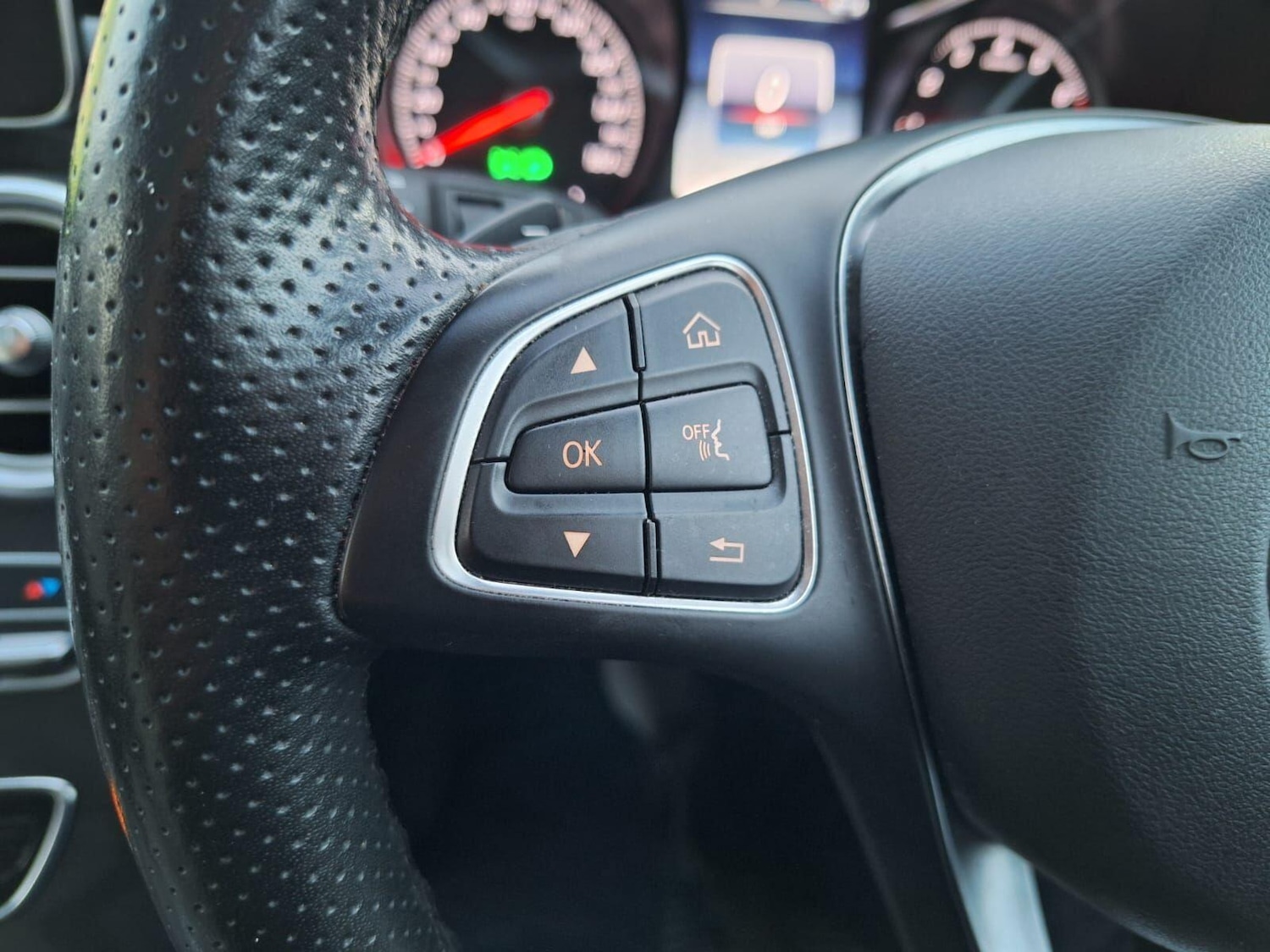 Used Mercedes-Benz C Class 2017 for sale - 76501228: Photo 25