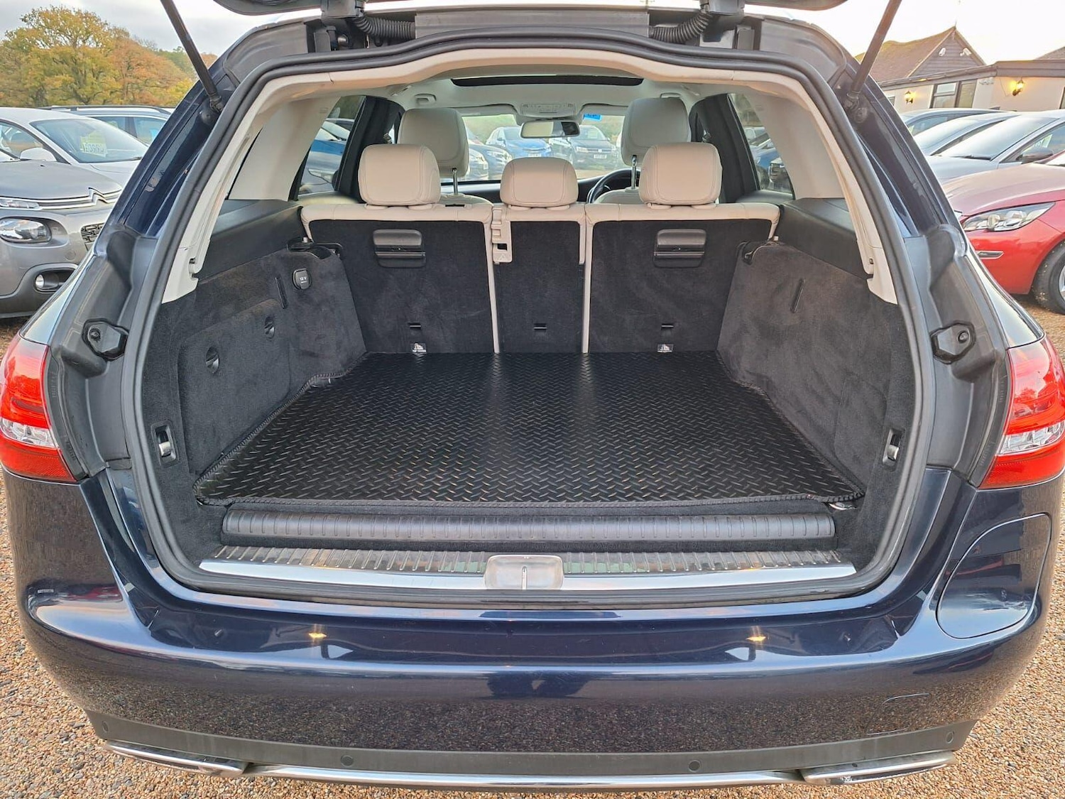 Used Mercedes-Benz C Class 2017 for sale - 76501228: Photo 55