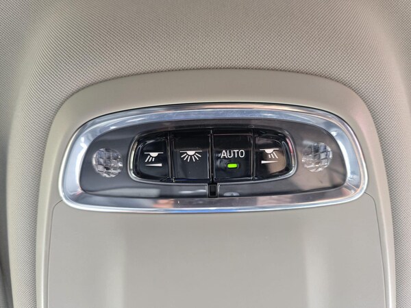 Used Volvo V90 Cross Country 2017 for sale - 75981893: Photo 31