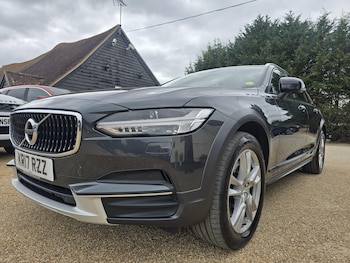 Used Volvo V90 Cross Country 2017 for sale - 75981893: Photo