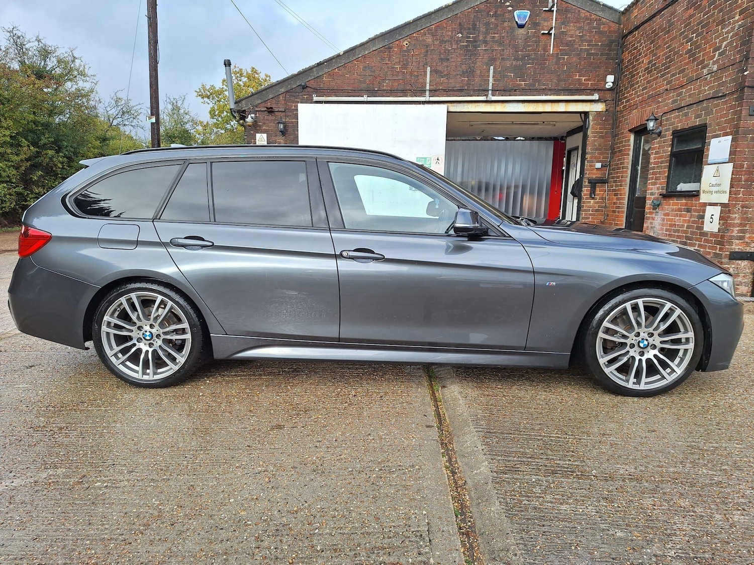 Used BMW 3 Series 2014 for sale - 76327999: Photo 10