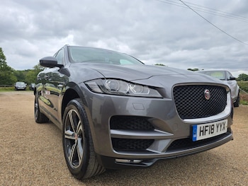 Used Jaguar F-Pace 2018 for sale - 75981919: Photo