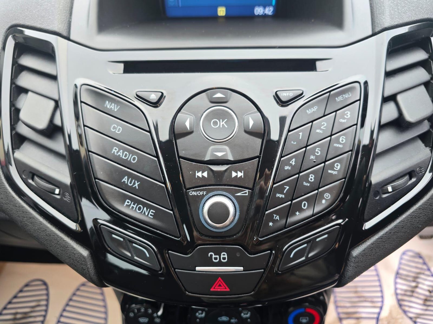 Used Ford Fiesta 2017 for sale - 76593561: Photo 22