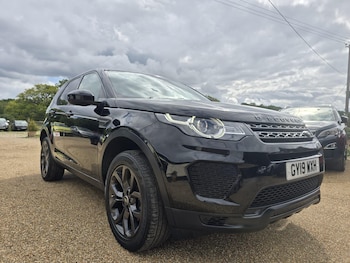Used Land Rover Discovery Sport 2019 for sale - 75981900: Photo