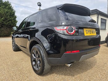 Used Land Rover Discovery Sport 2019 for sale - 75981900: Photo