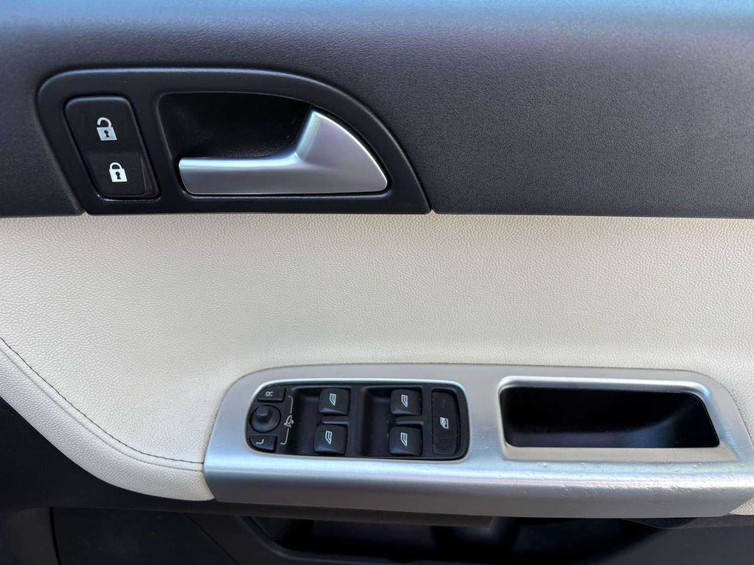 Used Volvo S40 2011 for sale - 75981899: Photo 13