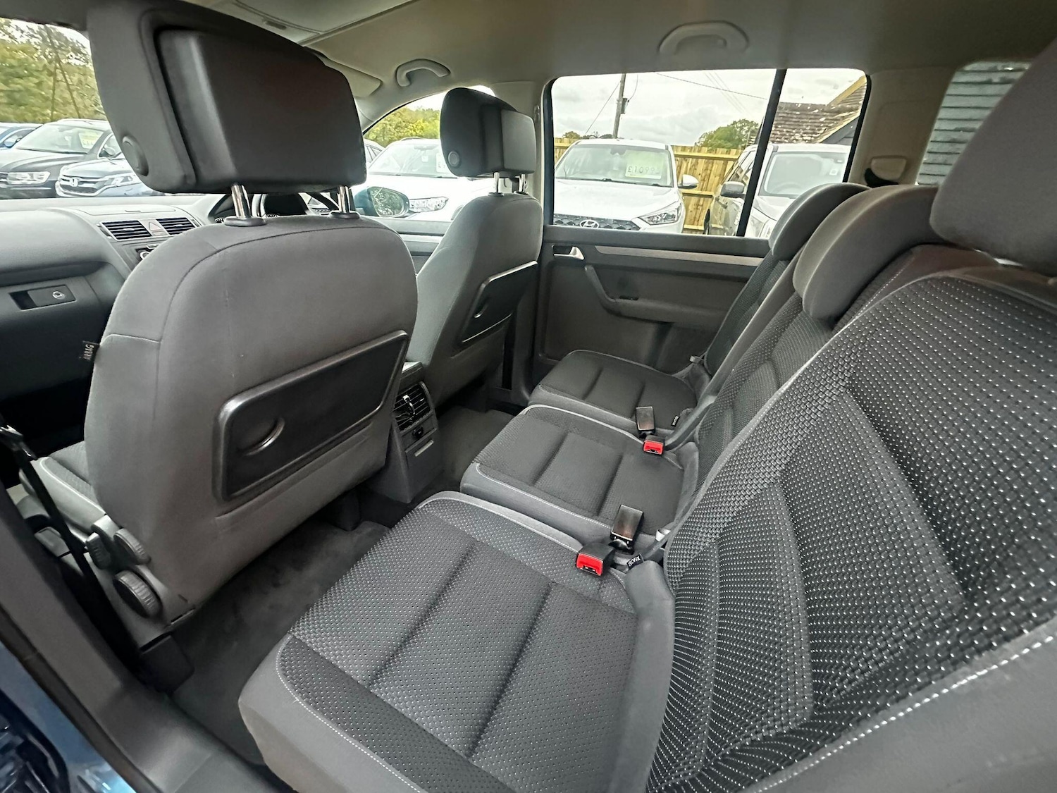 Used Volkswagen Touran 2015 for sale - 76420257: Photo 20