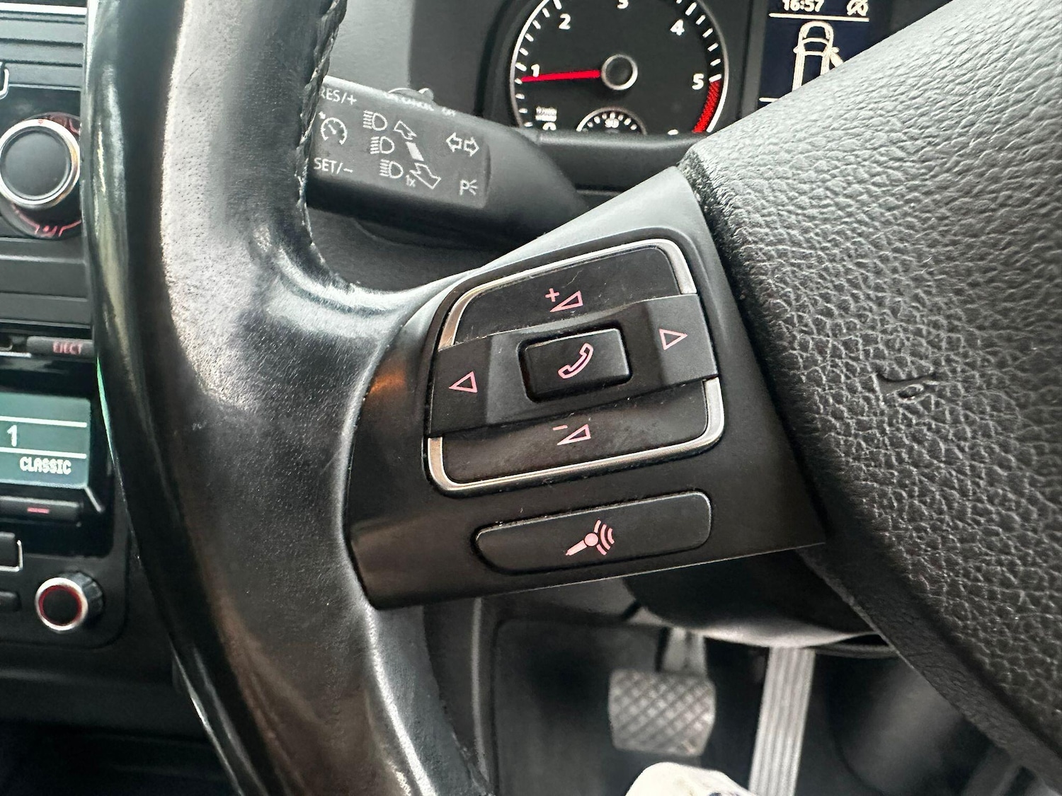 Used Volkswagen Touran 2015 for sale - 76420257: Photo 26