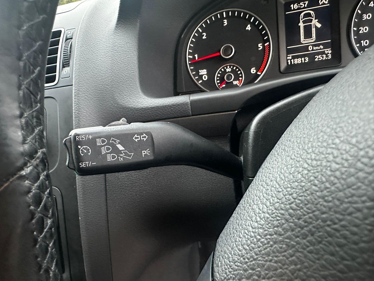 Used Volkswagen Touran 2015 for sale - 76420257: Photo 29