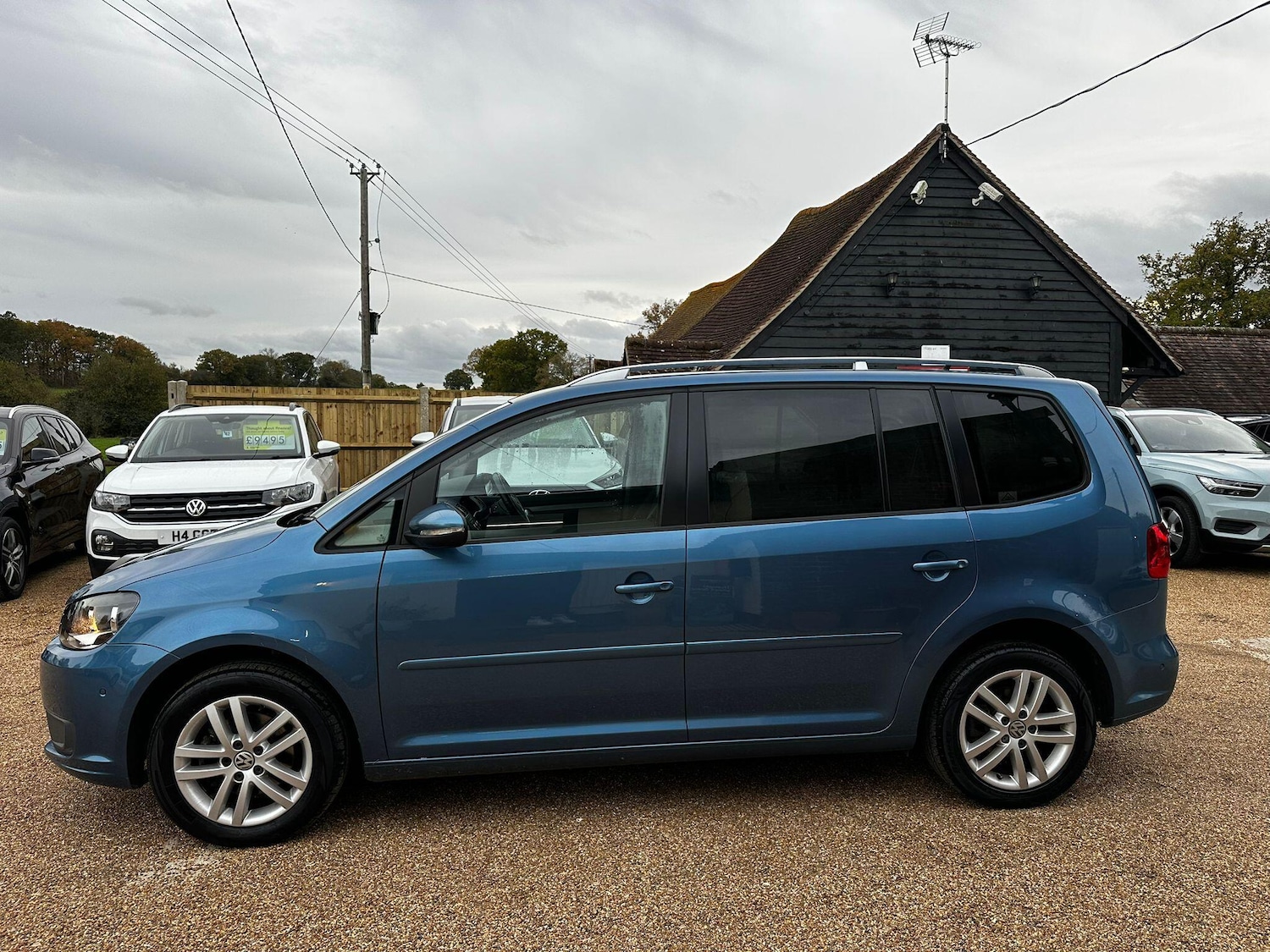 Used Volkswagen Touran 2015 for sale - 76420257: Photo 4