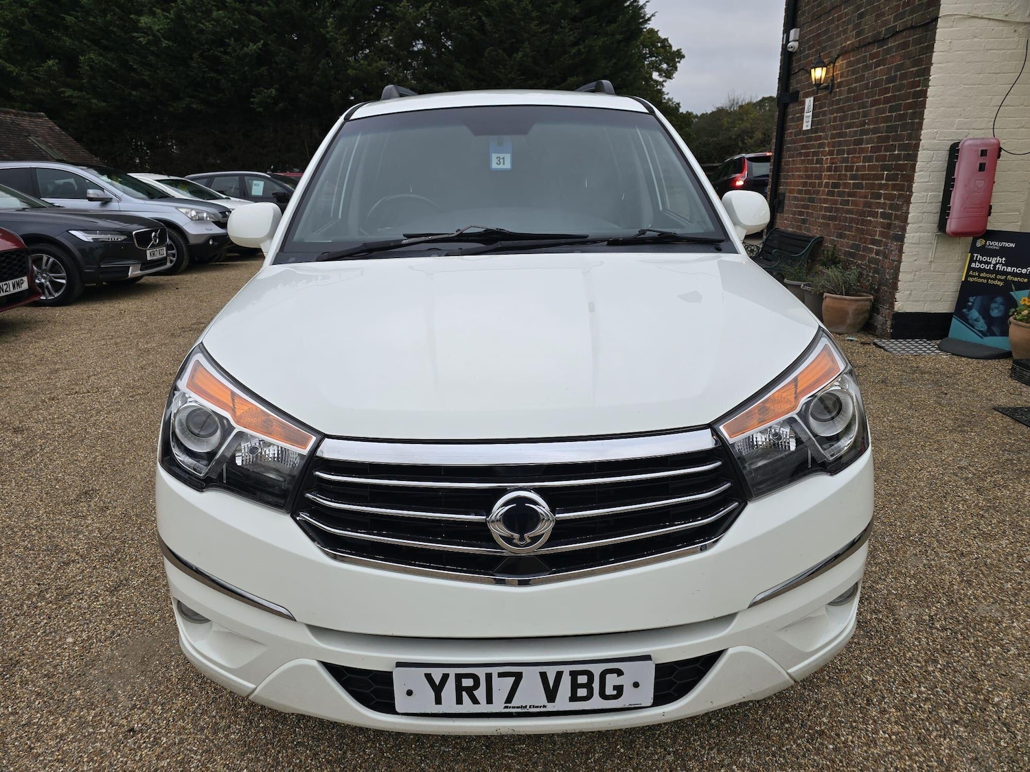 Used Ssangyong Turismo 2017 for sale - 76271840: Photo 2