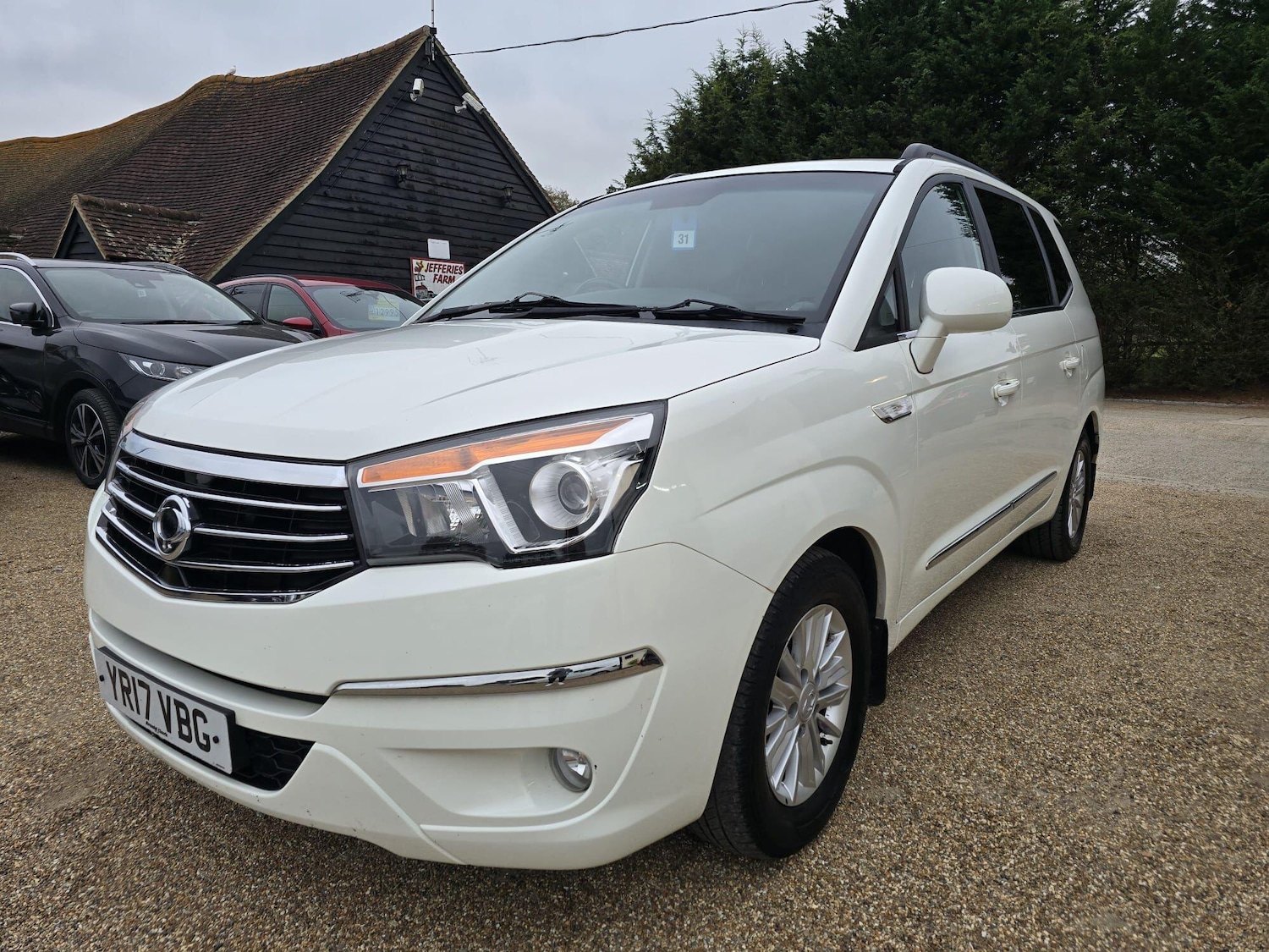 Used Ssangyong Turismo 2017 for sale - 76271840: Photo 3