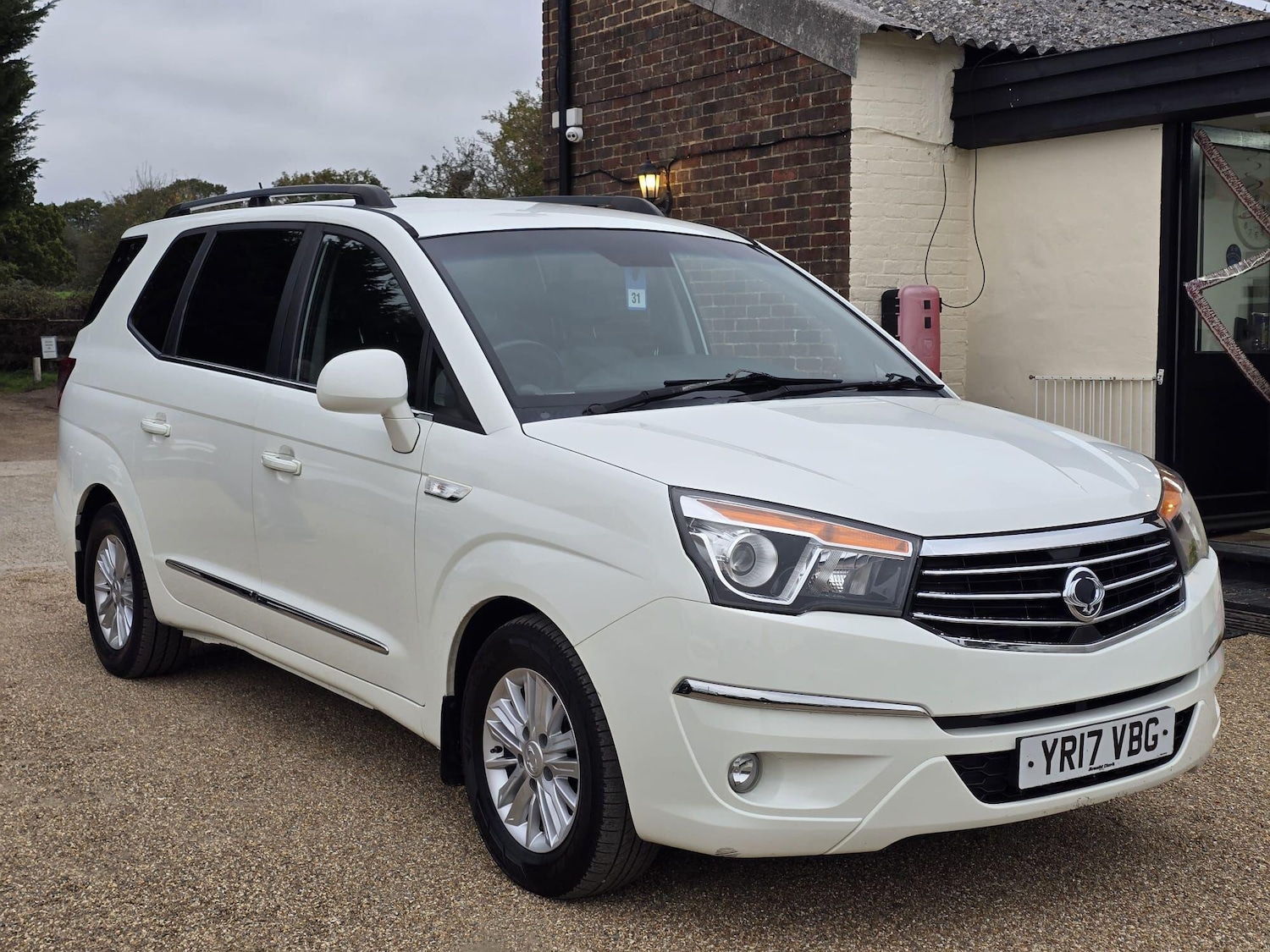 Used Ssangyong Turismo 2017 for sale - 76271840: Photo 4