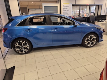 Used Kia Ceed 2018 for sale - 76528838: Photo