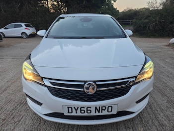 Used Vauxhall Astra 2016 for sale - 76251705: Photo 2