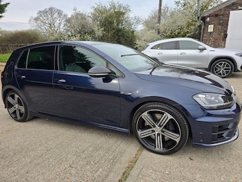 Volkswagen - Golf